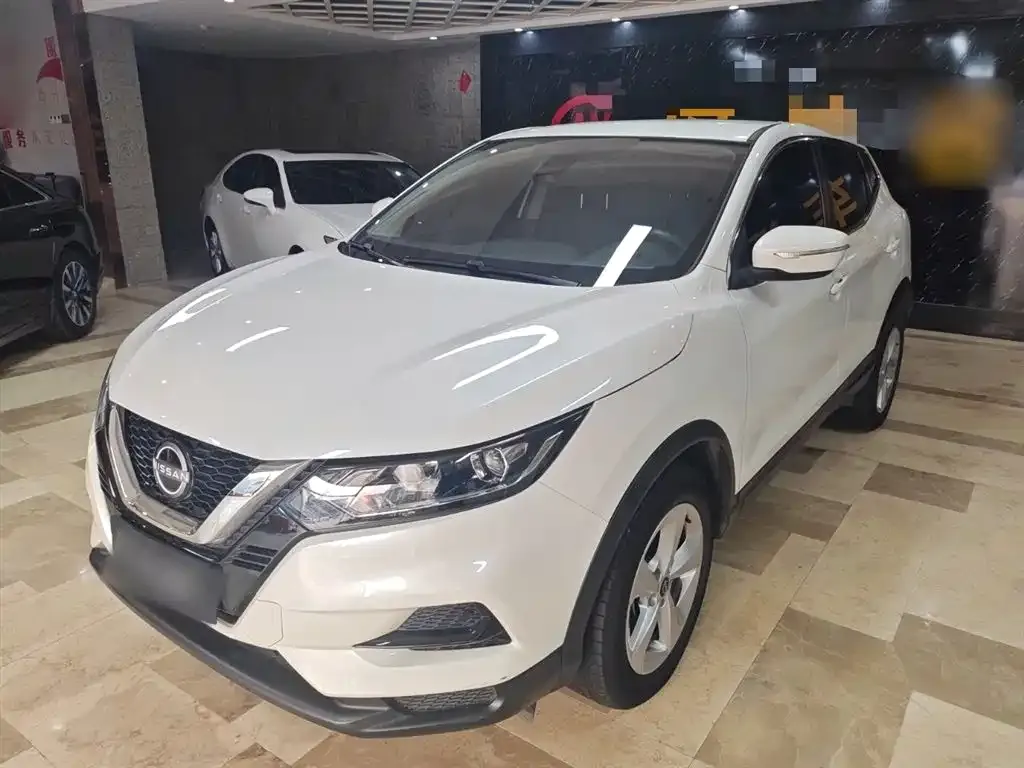 Nissan Qashqai — фото 1