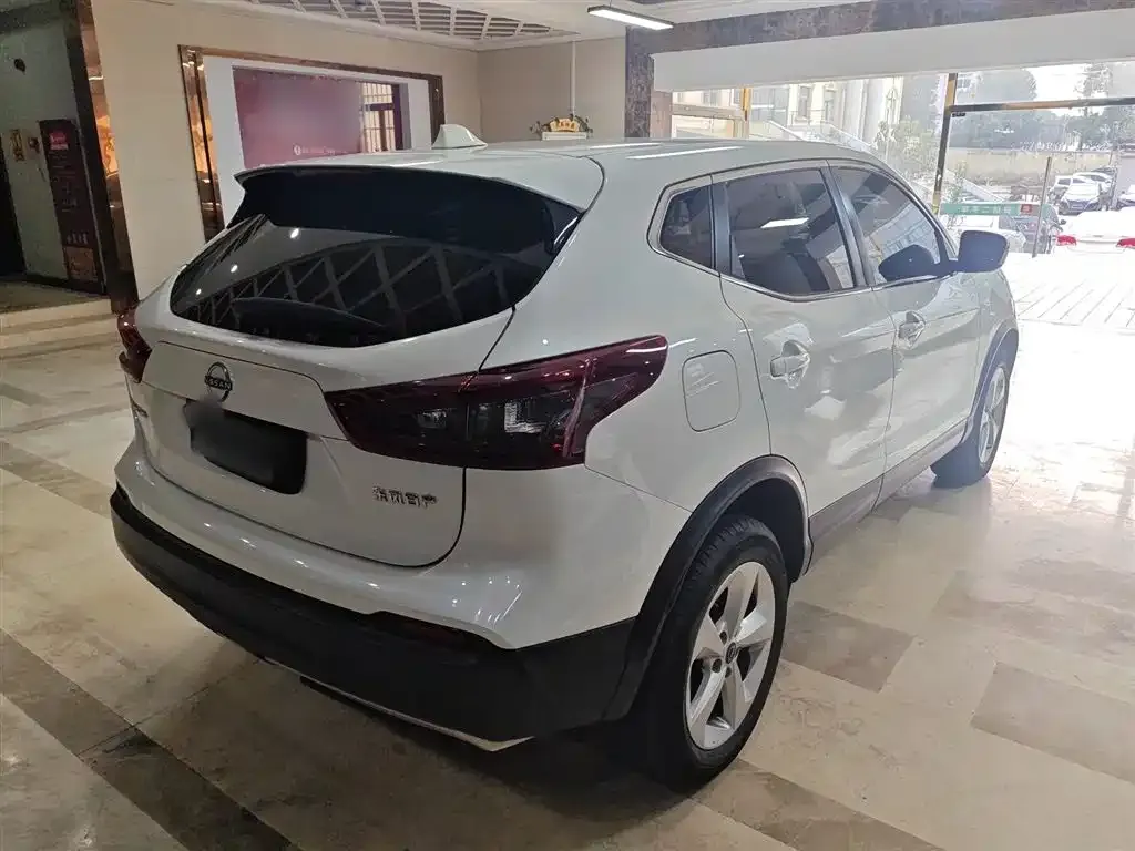 Nissan Qashqai — фото 9