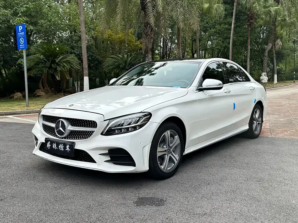Mercedes-Benz C-Class — фото 1