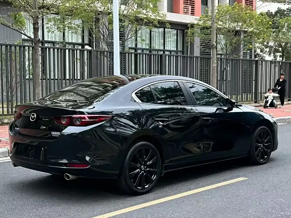 Mazda 3 Axela — фото 9
