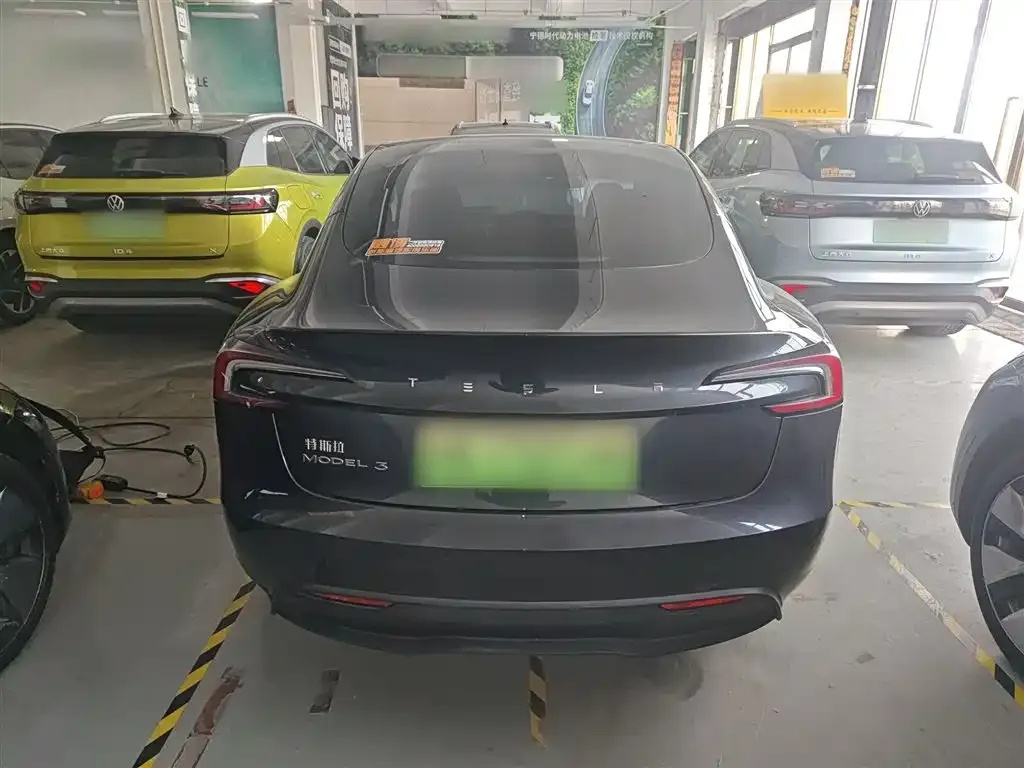 Tesla Model 3 — фото 5