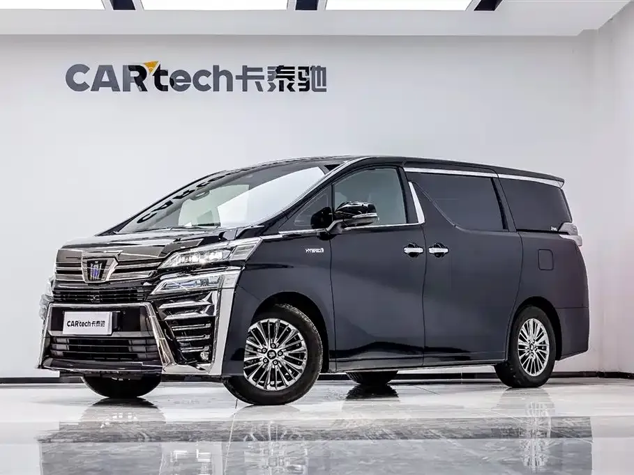 Toyota Vellfire — фото 1