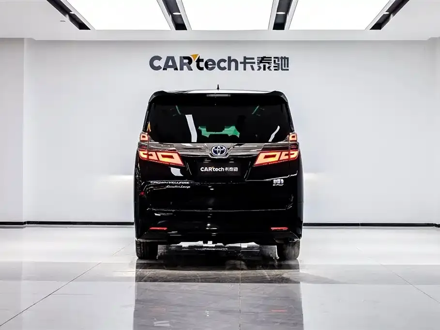 Toyota Vellfire — фото 2