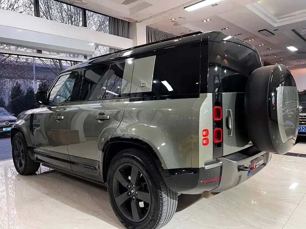 Land Rover Defender — фото 8
