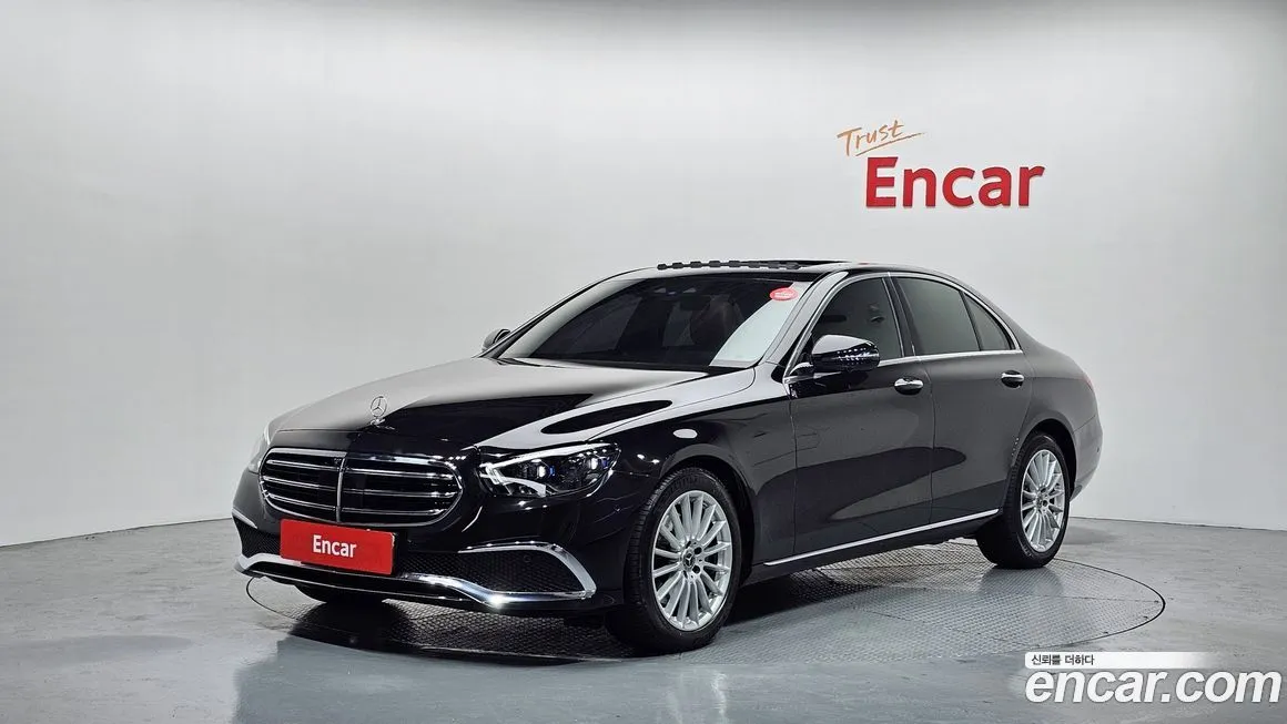 Mercedes-Benz E-Class — фото 1