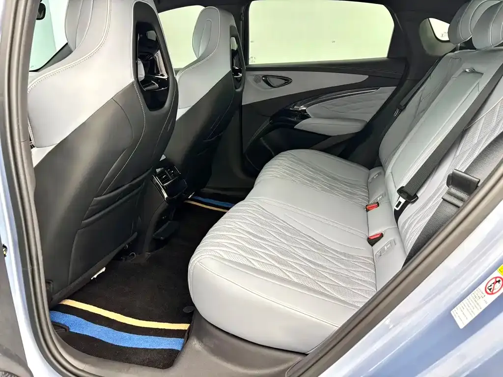 BYD Seal — фото 6