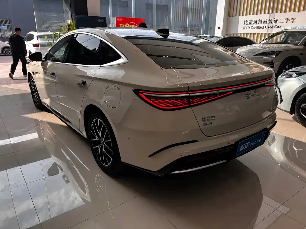 BYD Seal 07 DM-i — фото 8