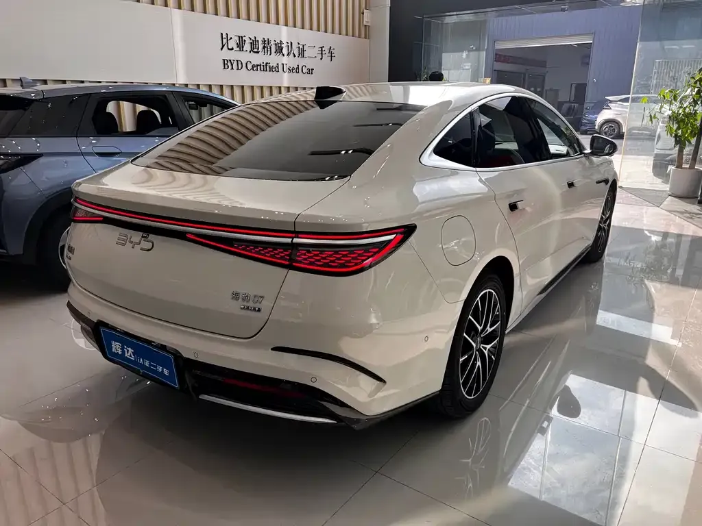 BYD Seal 07 DM-i — фото 7