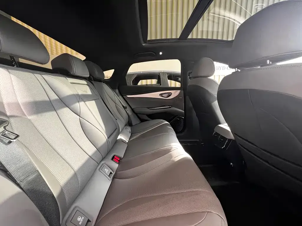 BYD Seal 07 DM-i — фото 10