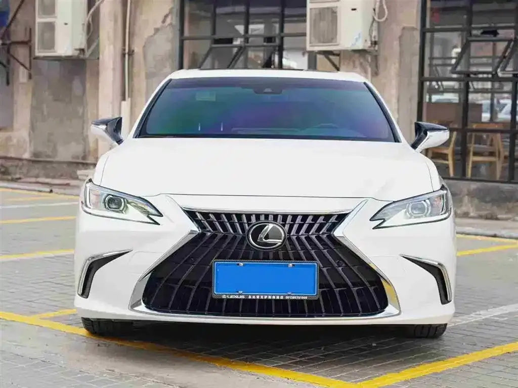 Lexus ES — фото 10