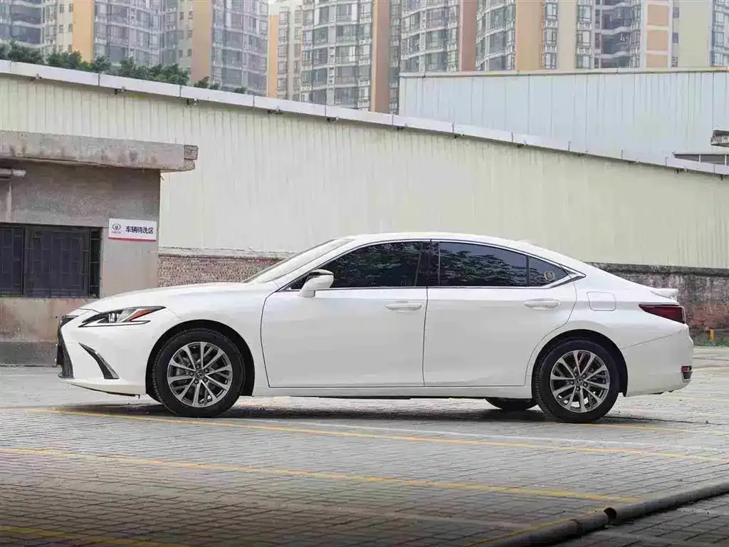 Lexus ES — фото 7