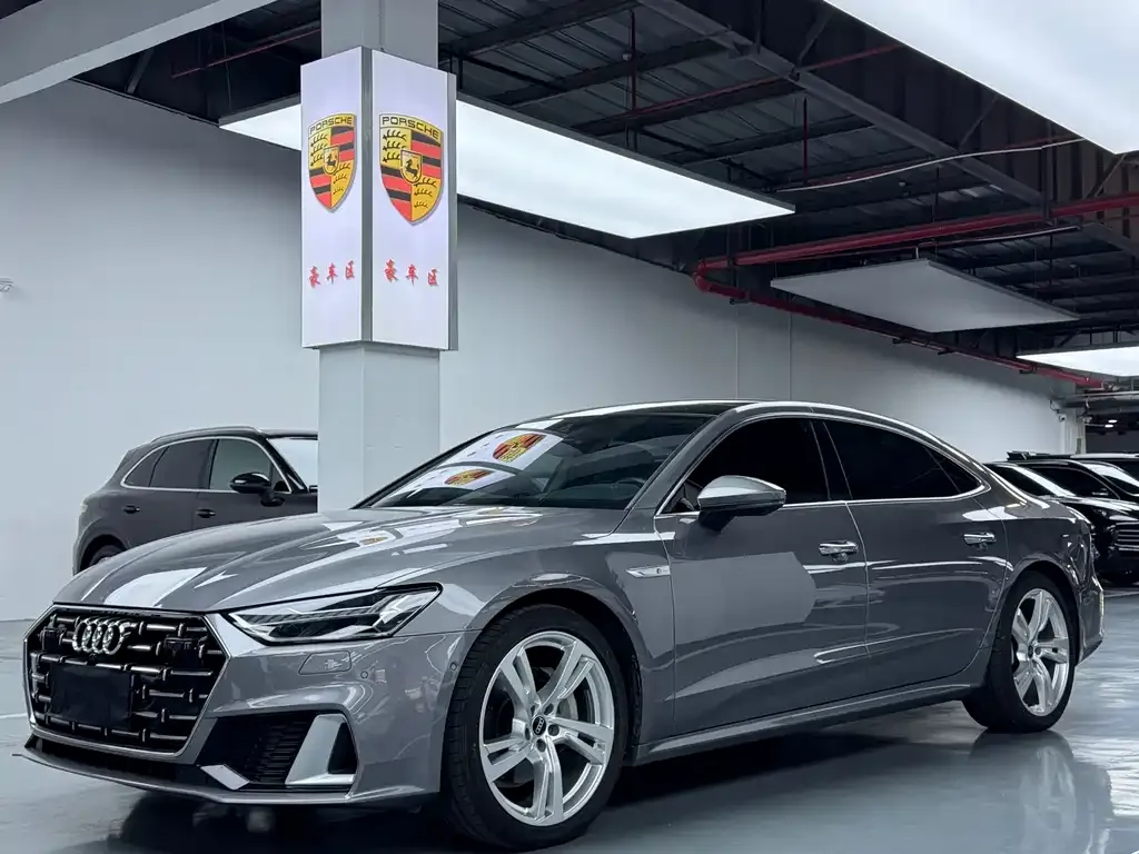 Audi A7L — фото 1