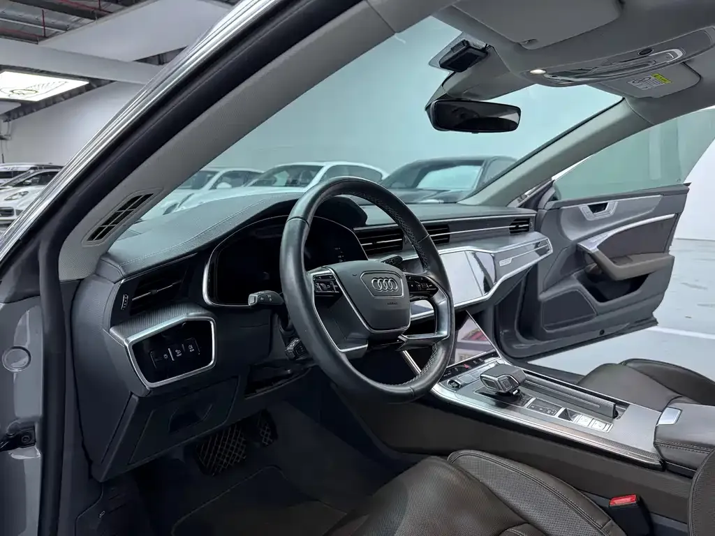 Audi A7L — фото 2