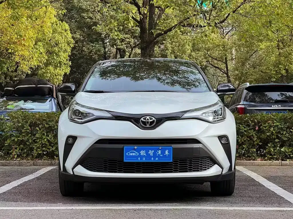 Toyota C-HR — фото 10