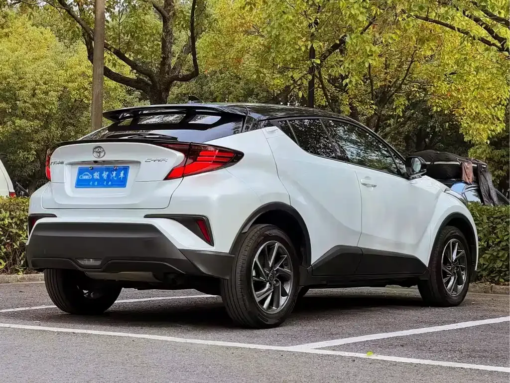 Toyota C-HR — фото 4