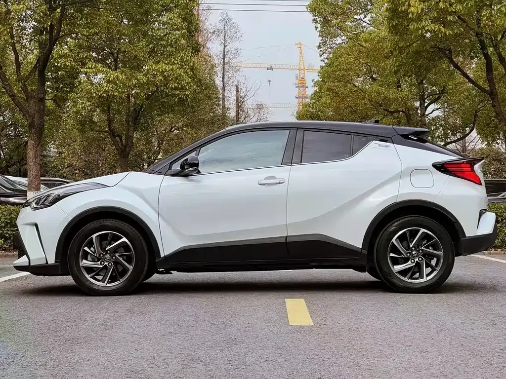 Toyota C-HR — фото 6