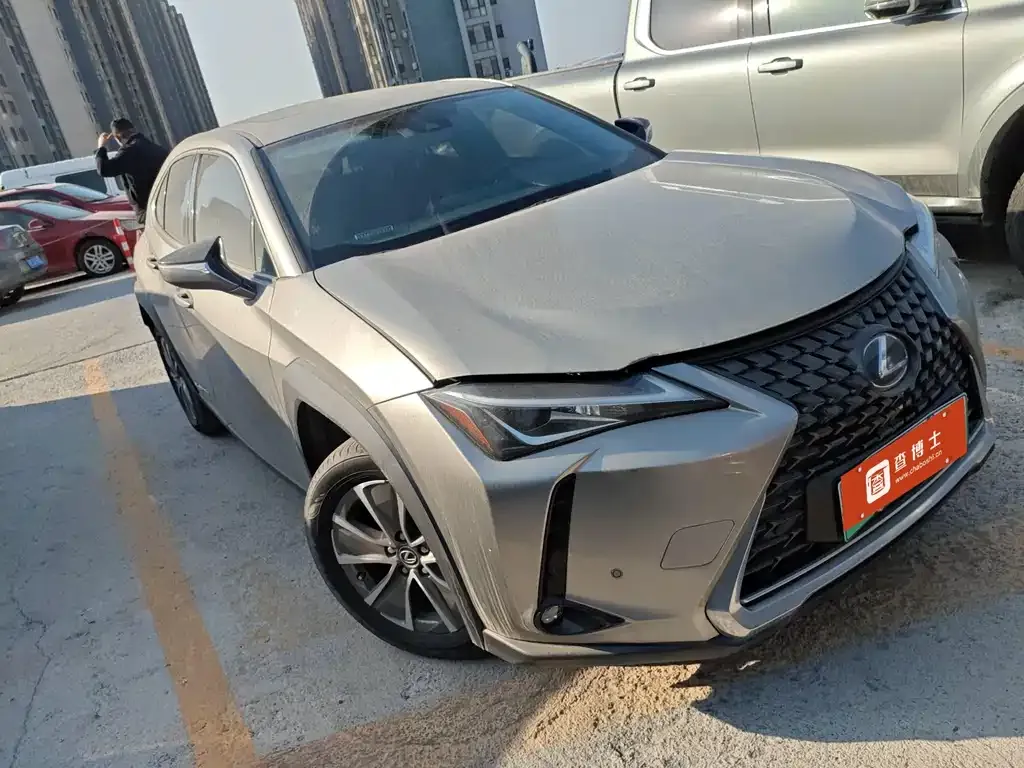 Lexus UX New Energy — фото 2