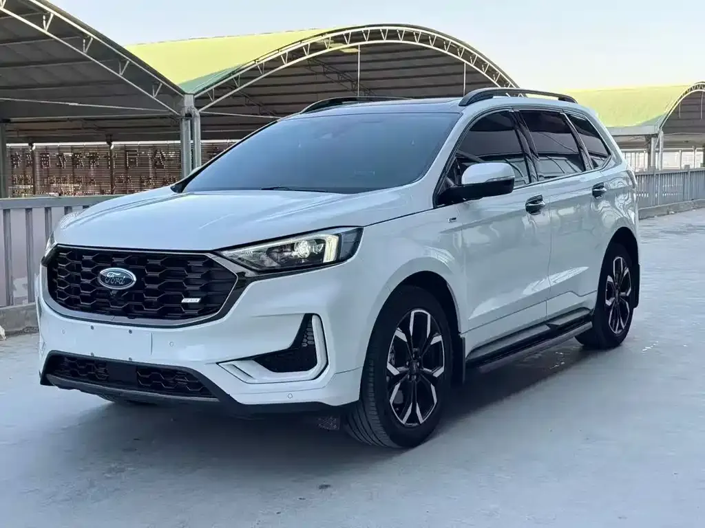 Ford Edge — фото 1