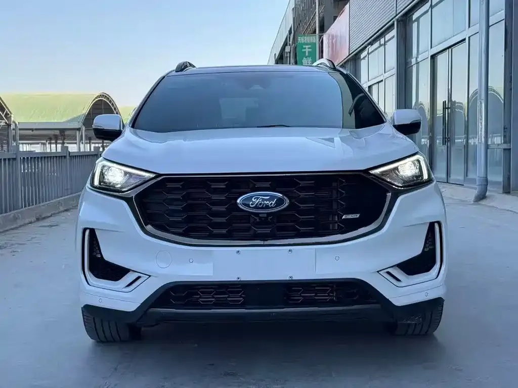 Ford Edge — фото 6