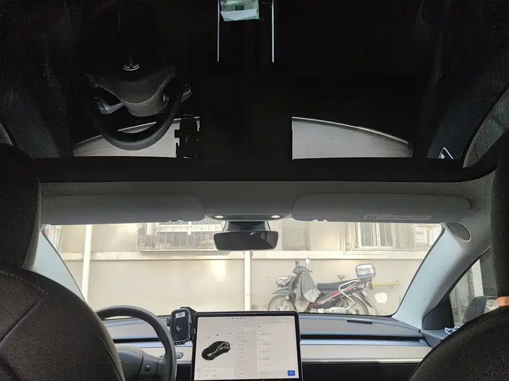 Tesla Model 3 — фото 2