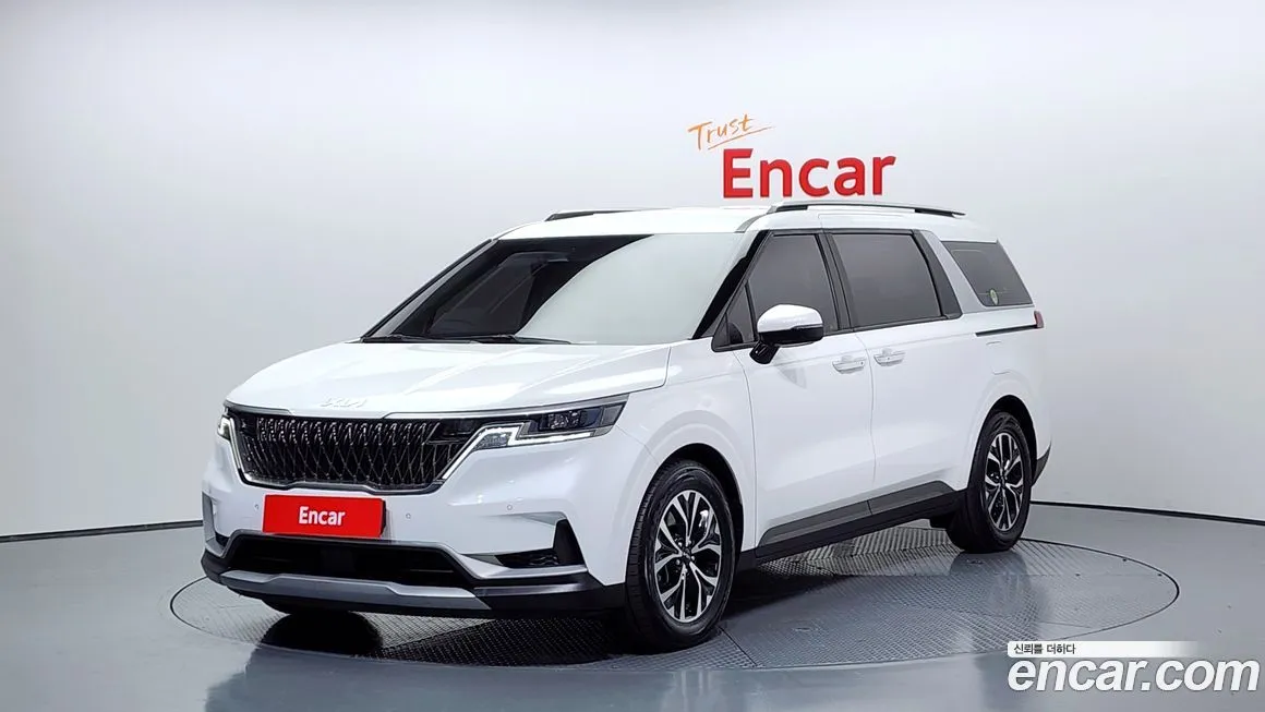 Kia Carnival — фото 1