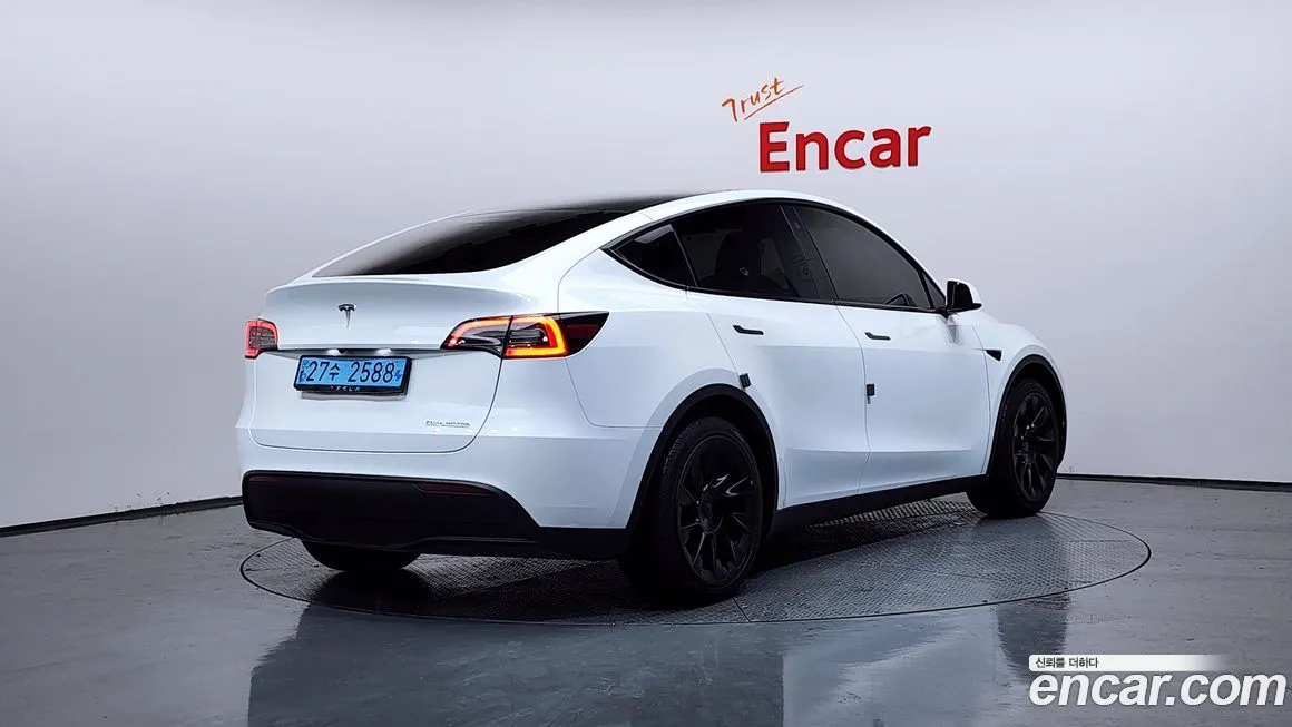 Tesla Model Y — фото 3