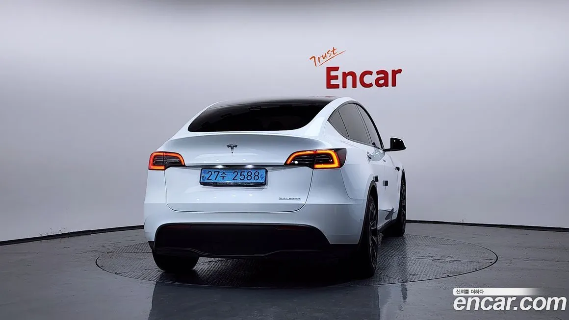 Tesla Model Y — фото 4