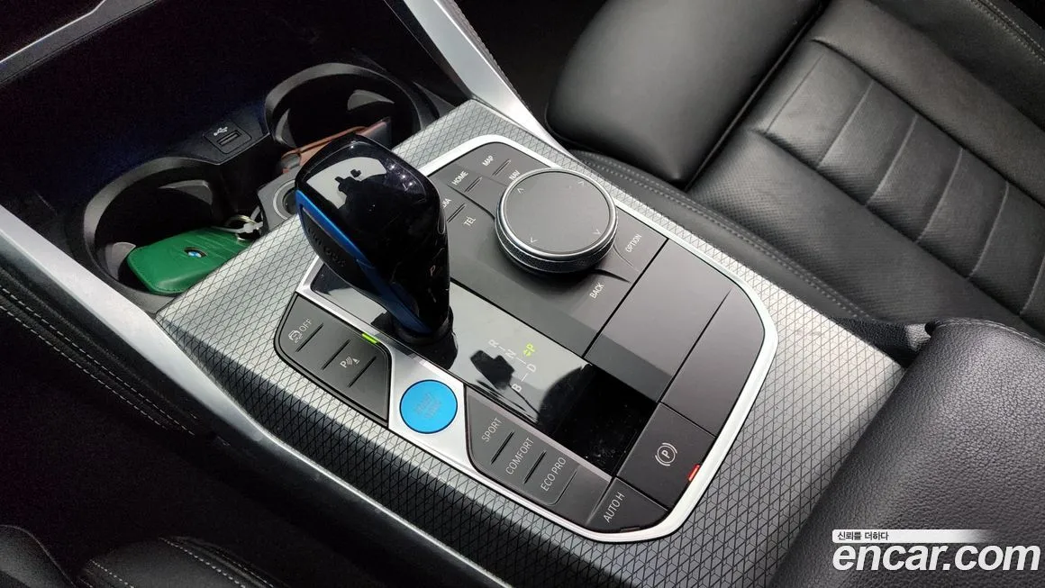 BMW i4 — фото 9
