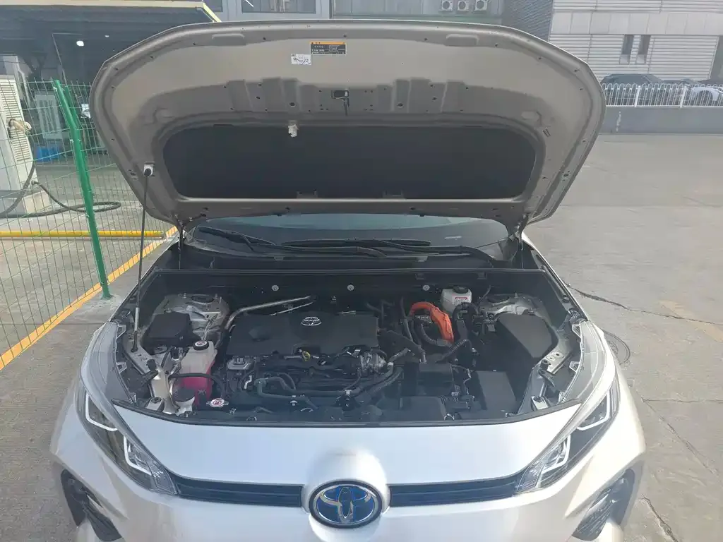 Toyota Wildlander — фото 10