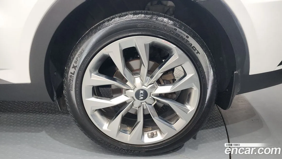 Kia Sorento — фото 8