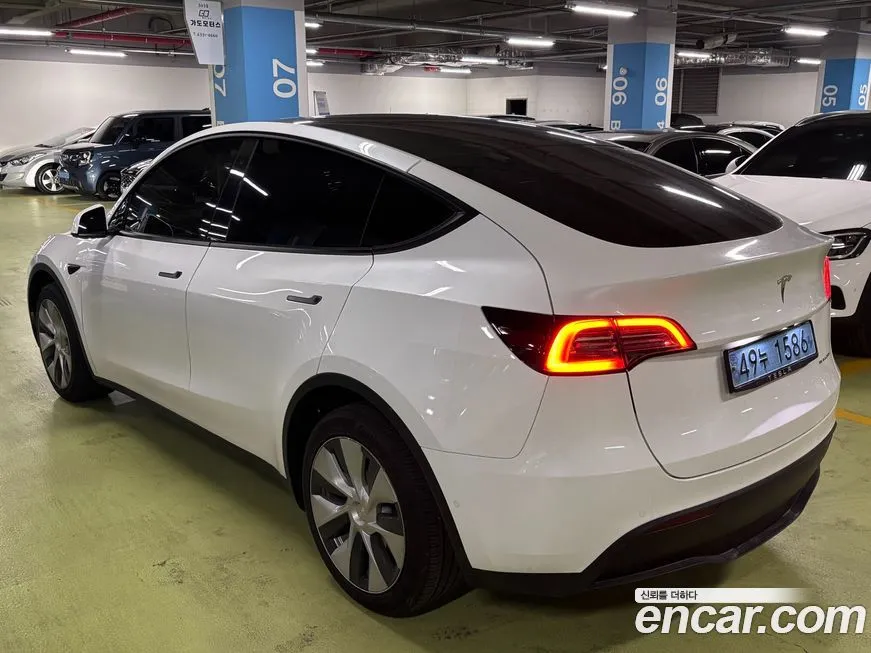 Tesla Model Y — фото 4