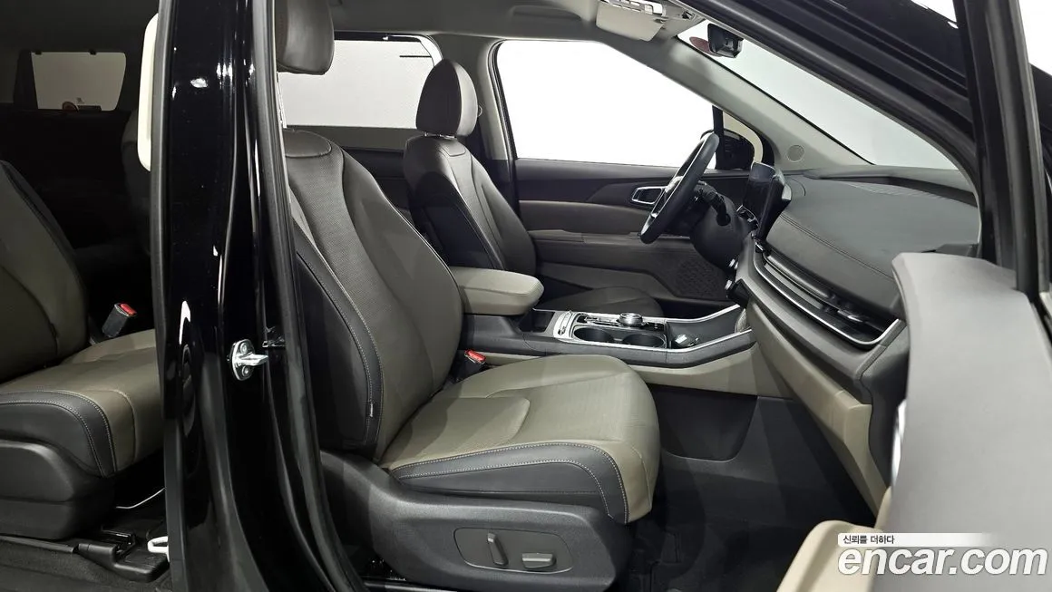 Kia Carnival — фото 10