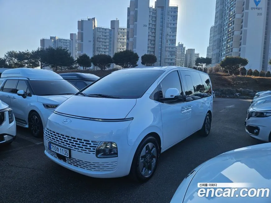 Hyundai Staria — фото 1