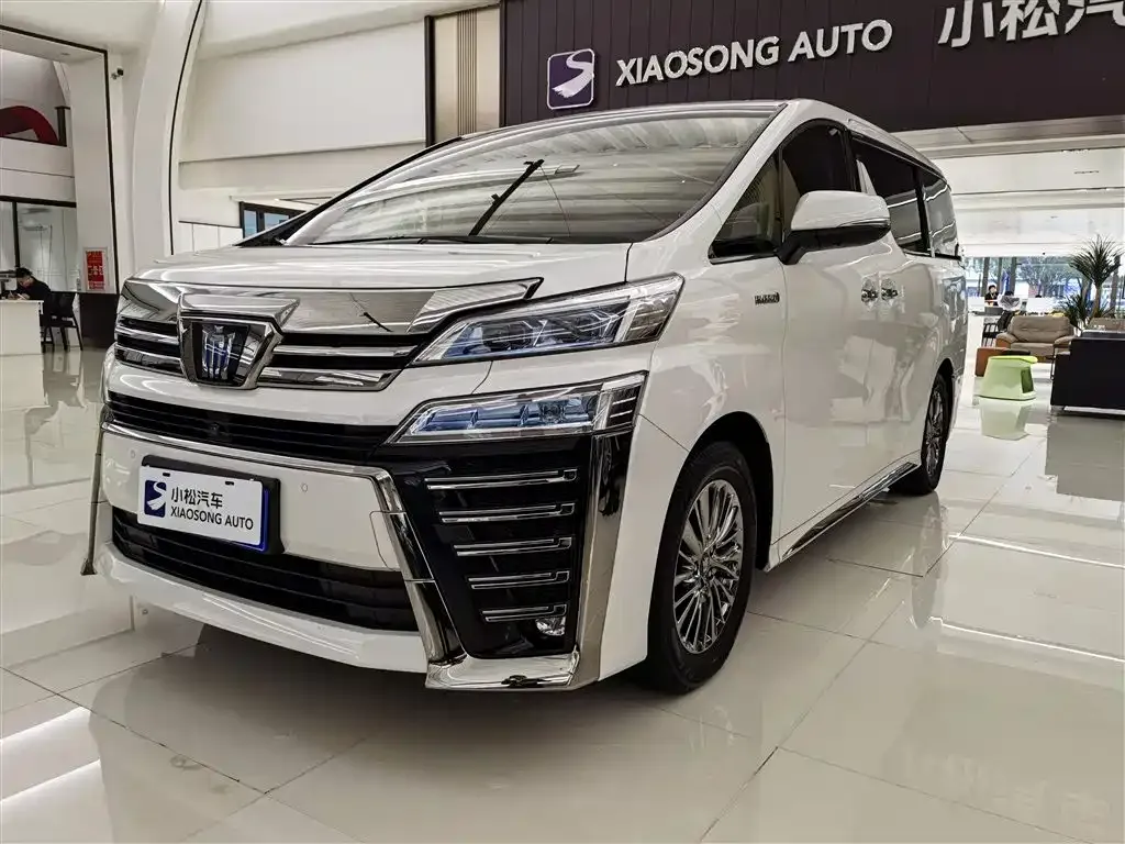 Toyota Vellfire — фото 1