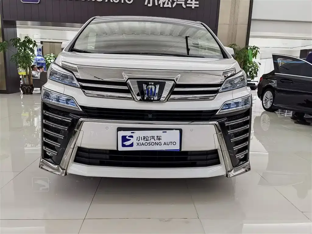 Toyota Vellfire — фото 10
