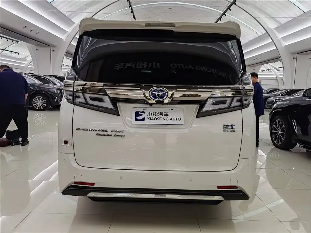 Toyota Vellfire — фото 9
