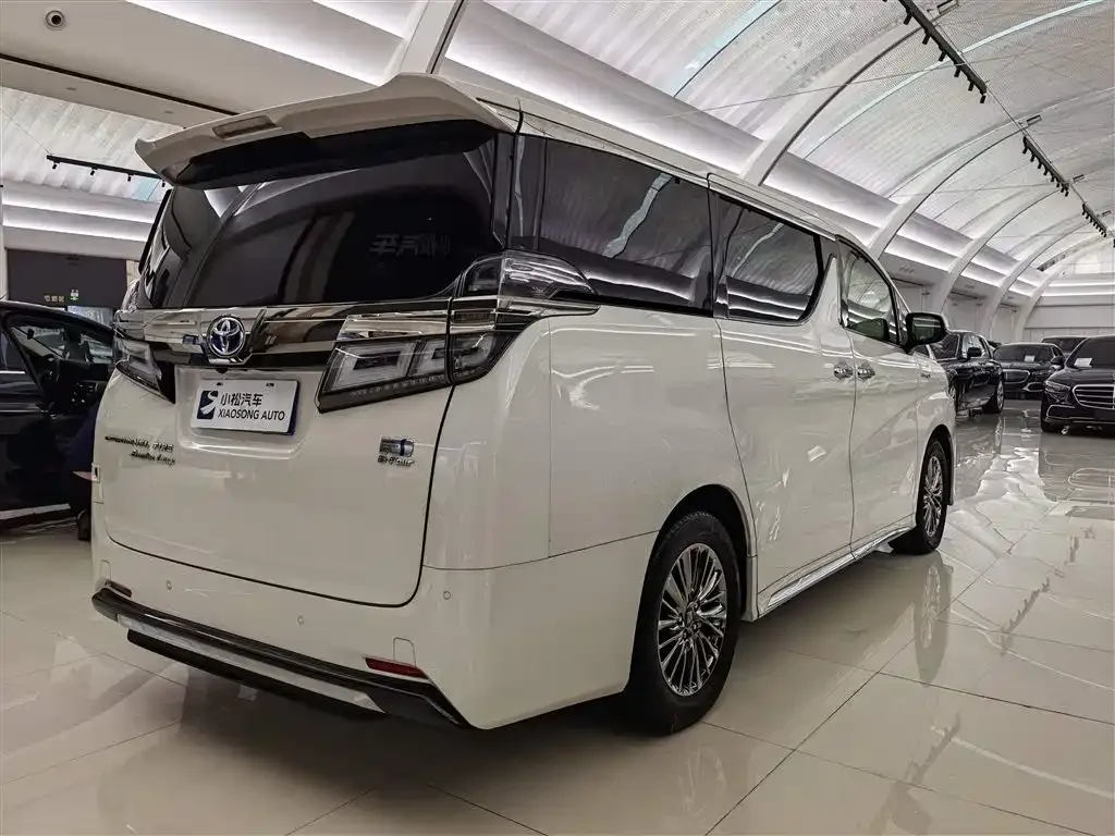 Toyota Vellfire — фото 5