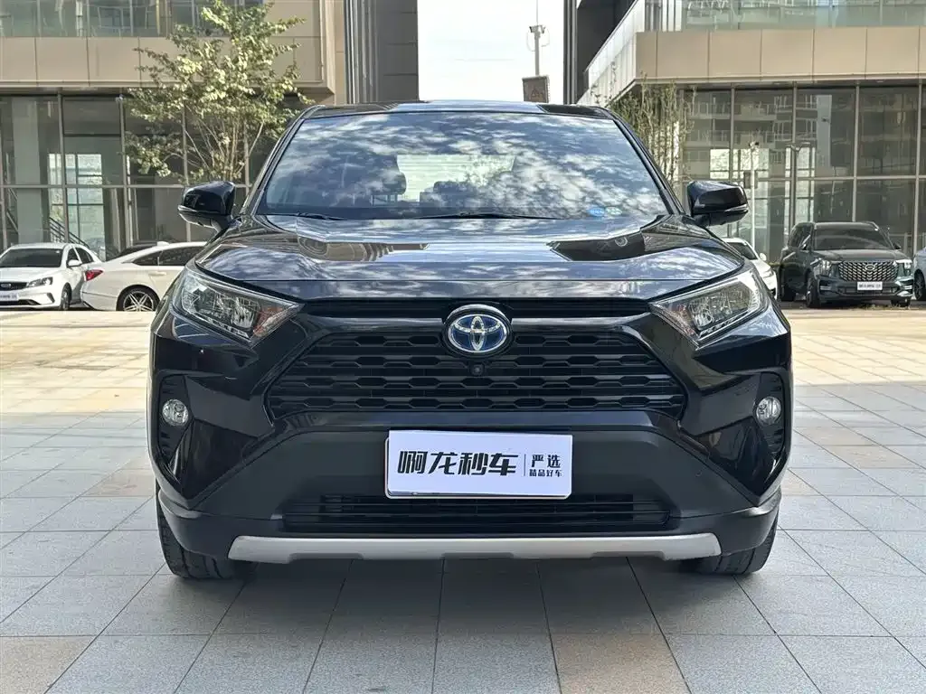 Toyota RAV4 — фото 2
