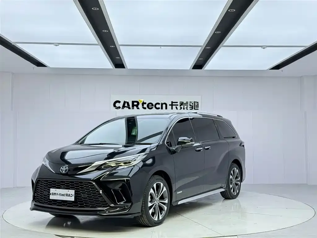 Toyota Granvia — фото 1
