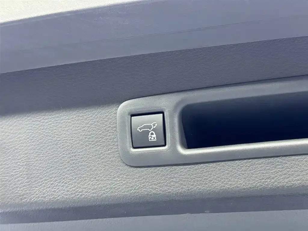 Toyota Granvia — фото 10