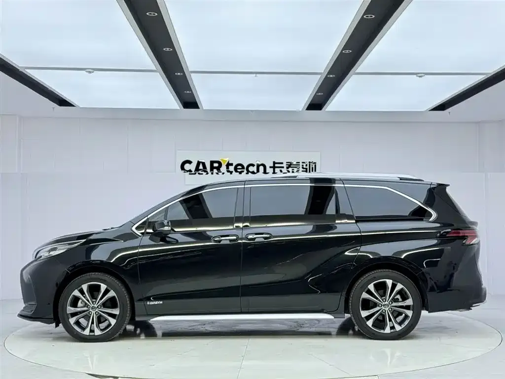 Toyota Granvia — фото 8