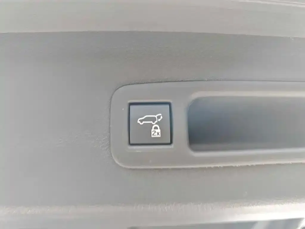 Toyota Sienna — фото 3