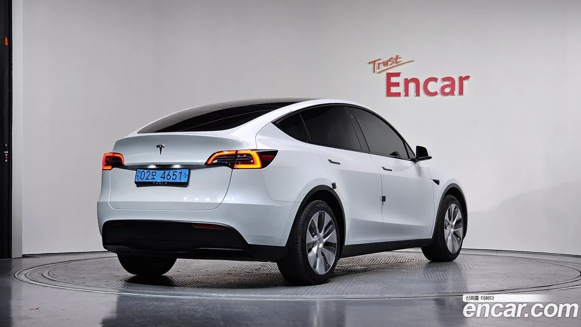 Tesla Model Y — фото 2