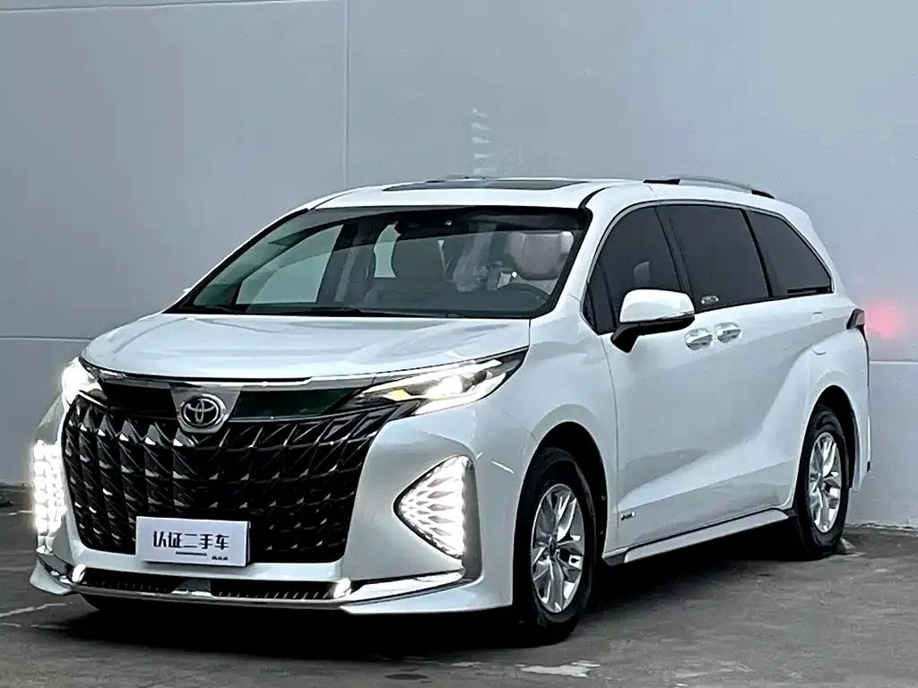 Toyota Granvia — фото 1