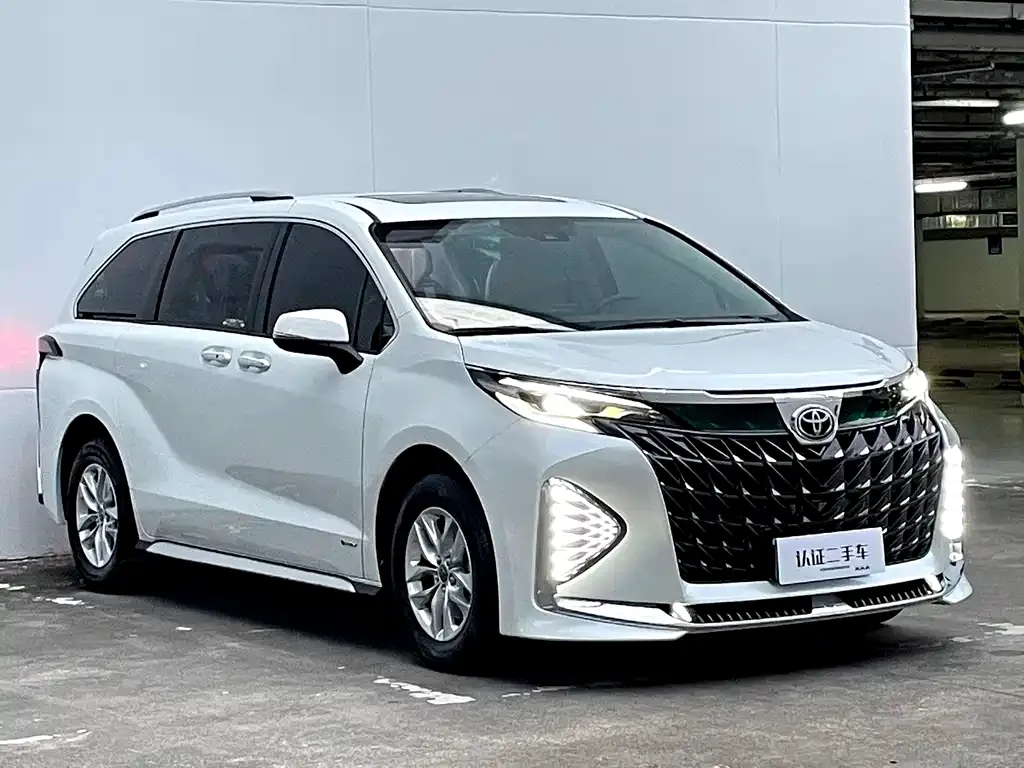 Toyota Granvia — фото 4