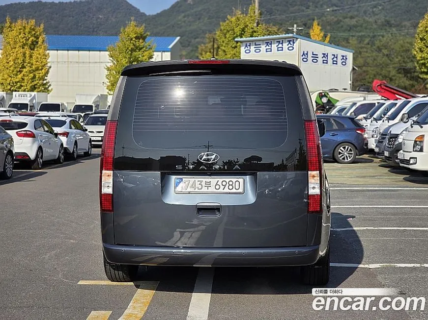 Hyundai Staria — фото 2