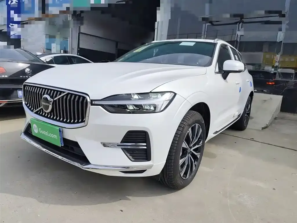 Volvo XC60 — фото 10