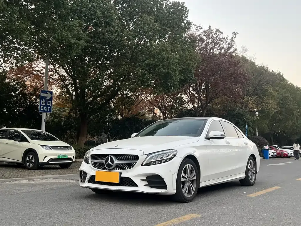 Mercedes-Benz C-Class — фото 1