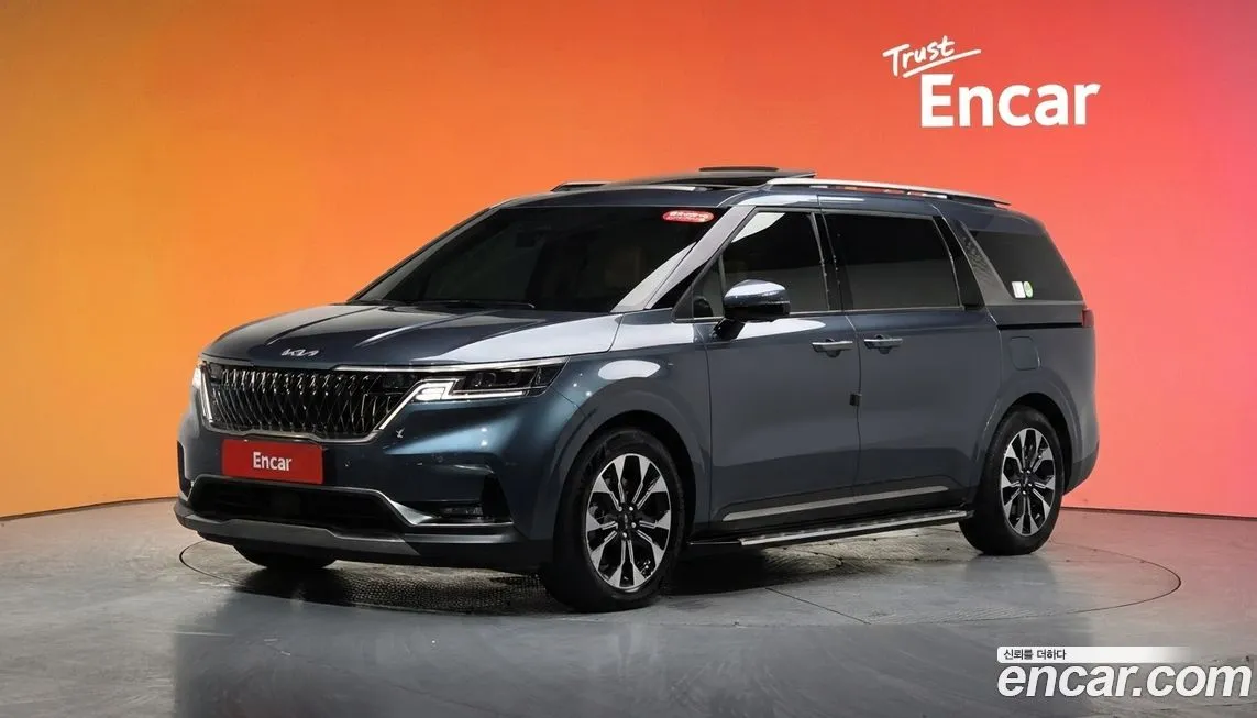 Kia Carnival — фото 1