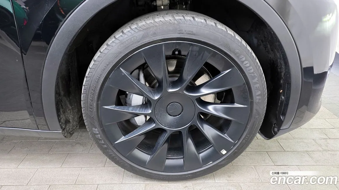 Tesla Model Y — фото 5